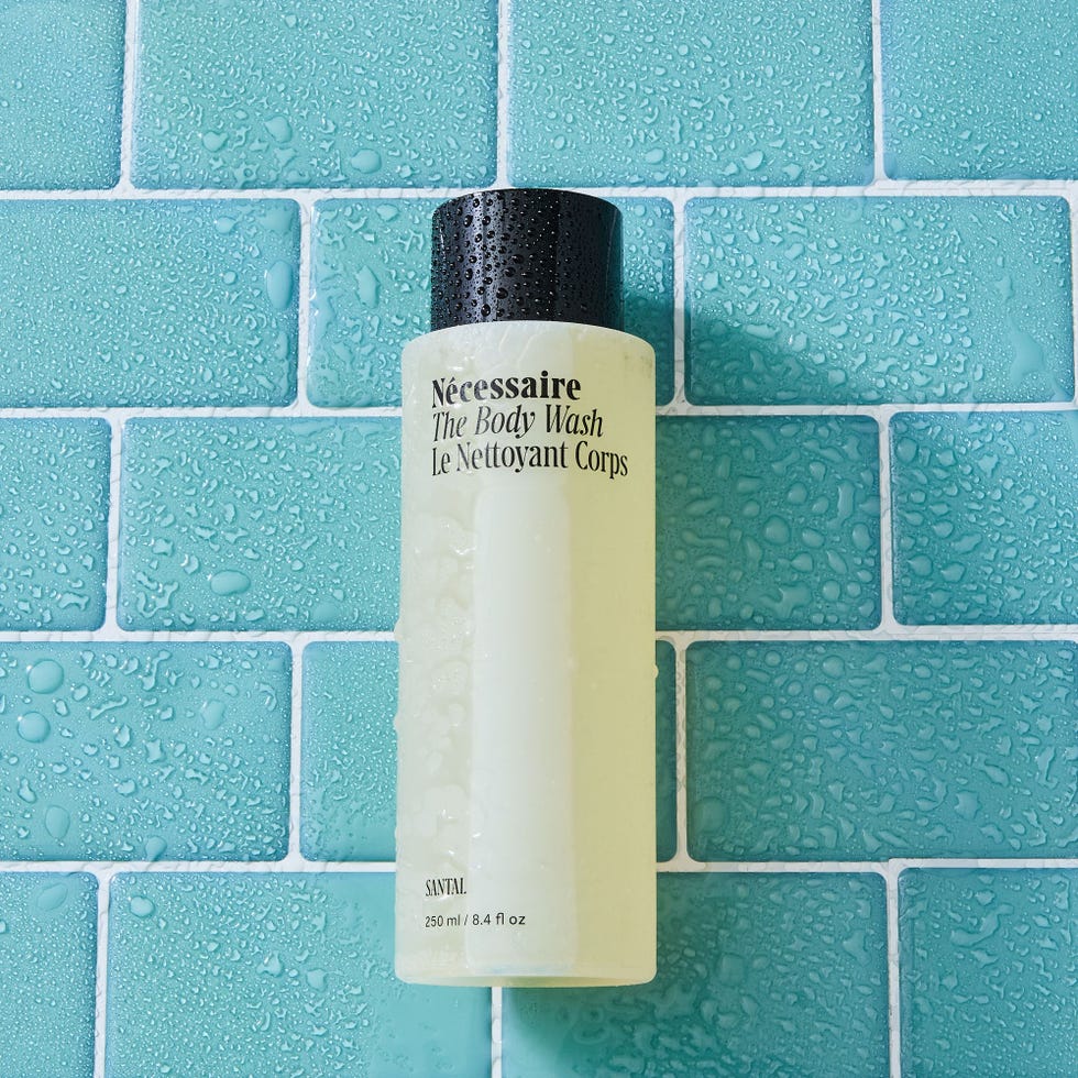 nécessaire the body wash eucalyptus with pump. oil in gel cleanser. cacay + marula oil, vitamin a/c/e + omega 6/9 and nicacinamide. dermatologist tested. hypoallergenic. 500ml / 16.9 fl oz