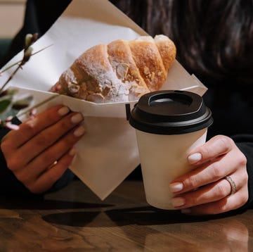 your post run coffee and croissant is backed by sports nutrition science