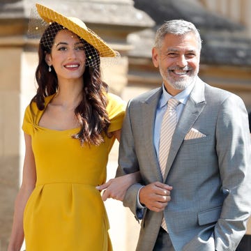 Yellow, Suit, Fashion, Outerwear, Dress, Formal wear, Gesture, Headgear, White-collar worker, Event, Yellow, Suit, Fashion, Outerwear, Dress, Formal wear, Gesture, Headgear, White-collar worker, Event,