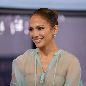 jennifer lopez praised for going makeup free in instagram video